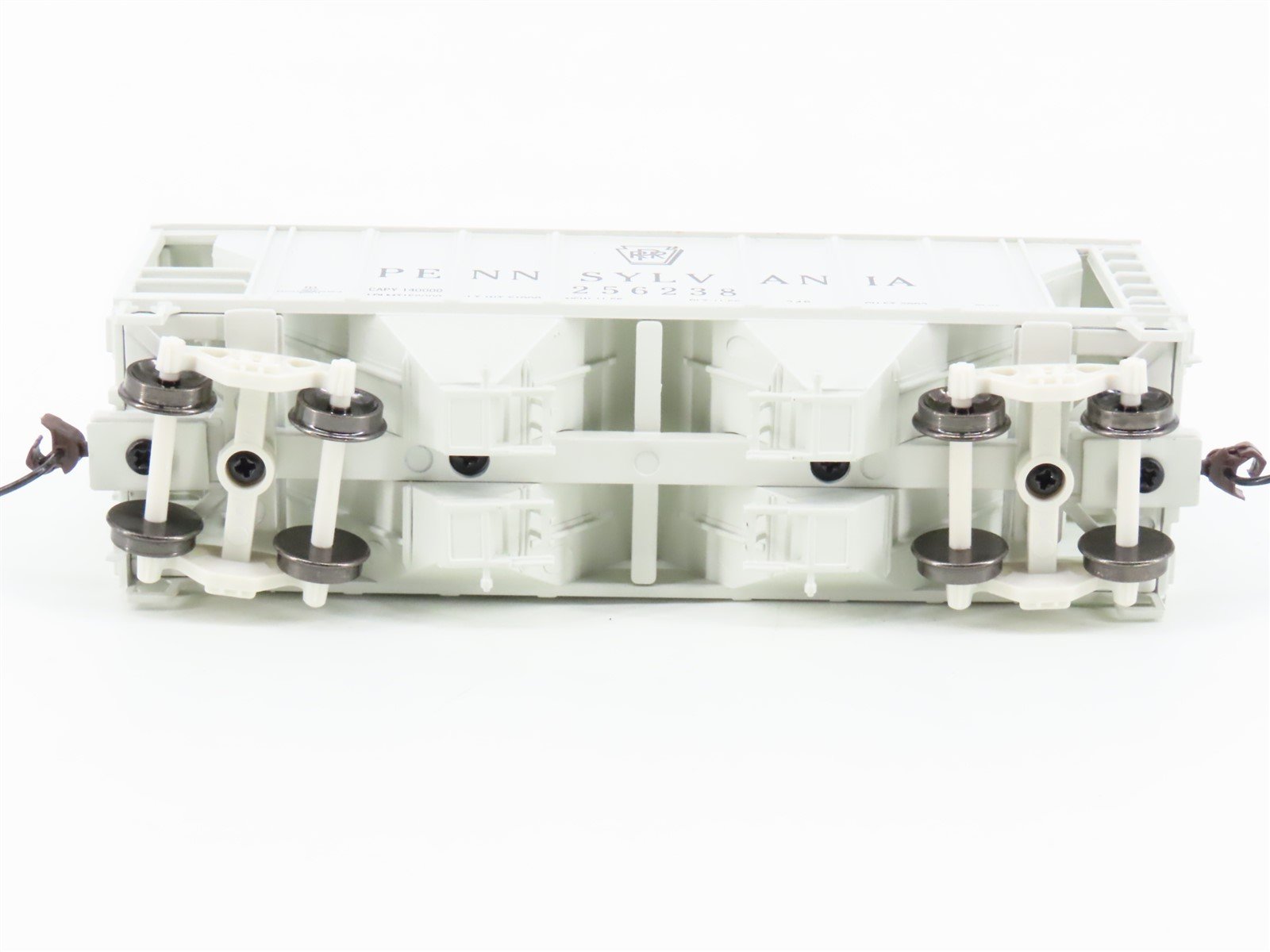 HO Scale Athearn 94366 PRR Pennsylvania 2-Bay Covered Hopper #256238