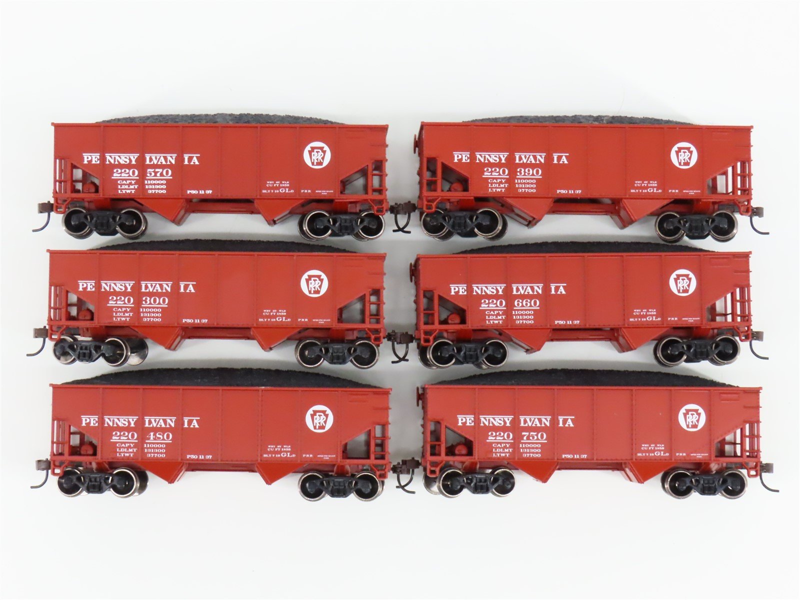 HO Scale Athearn 70816 PRR Pennsylvania 34' 2-Bay Hopper w/ Load (6-Pack)