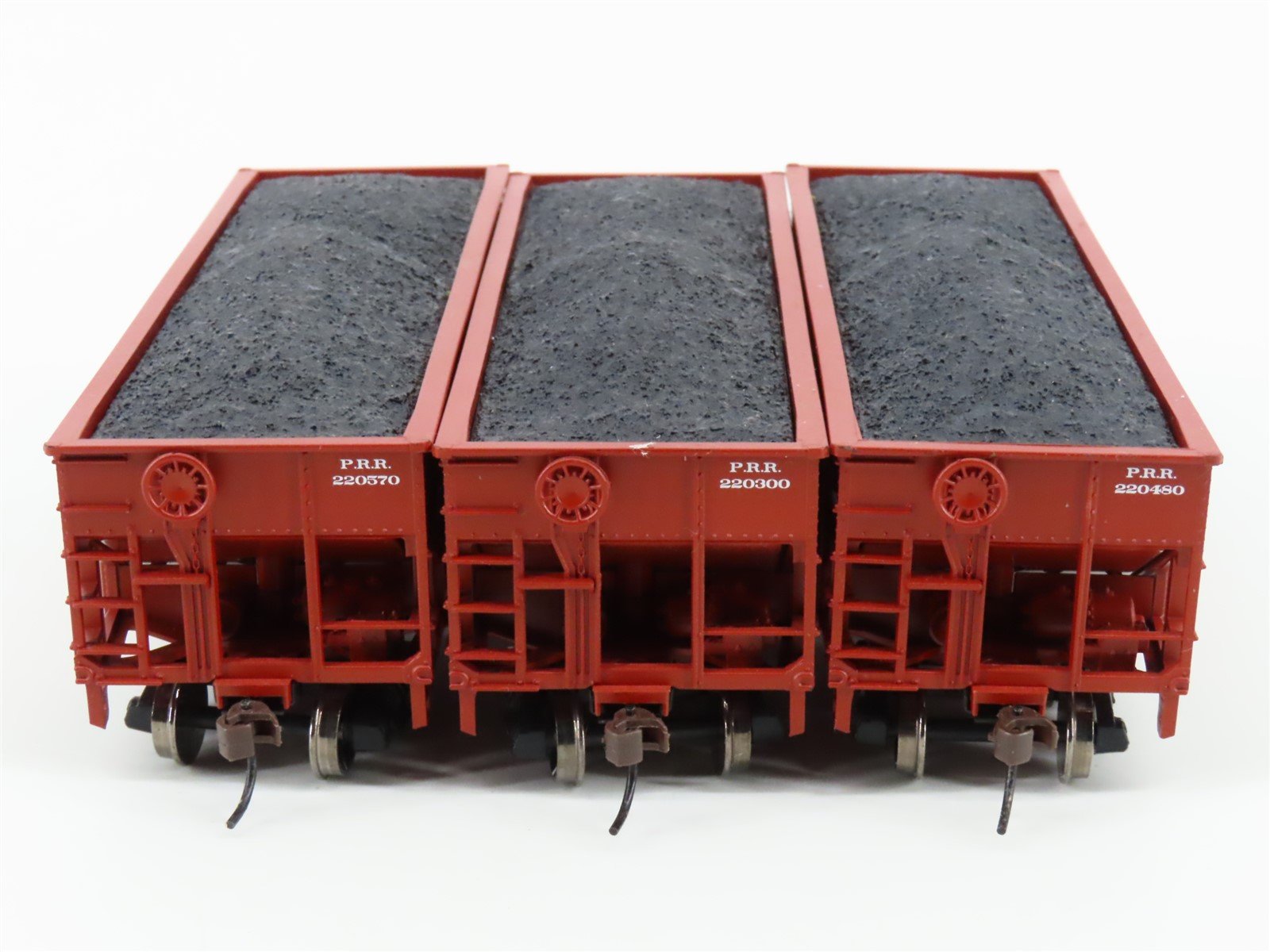 HO Scale Athearn 70816 PRR Pennsylvania 34' 2-Bay Hopper w/ Load (6-Pack)