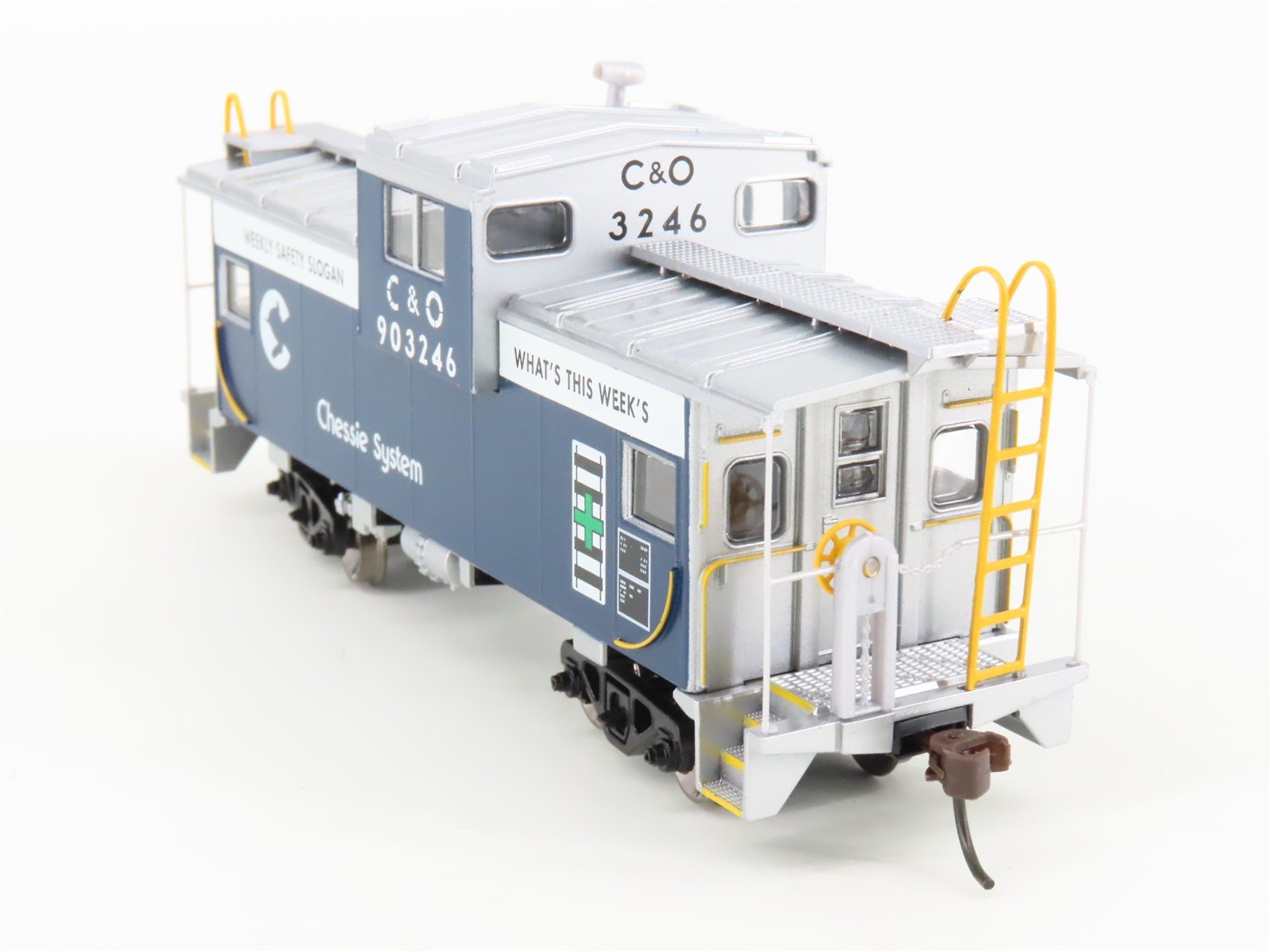 HO Scale Athearn 75175 C&O Chessie System Wide Vision Caboose #903246