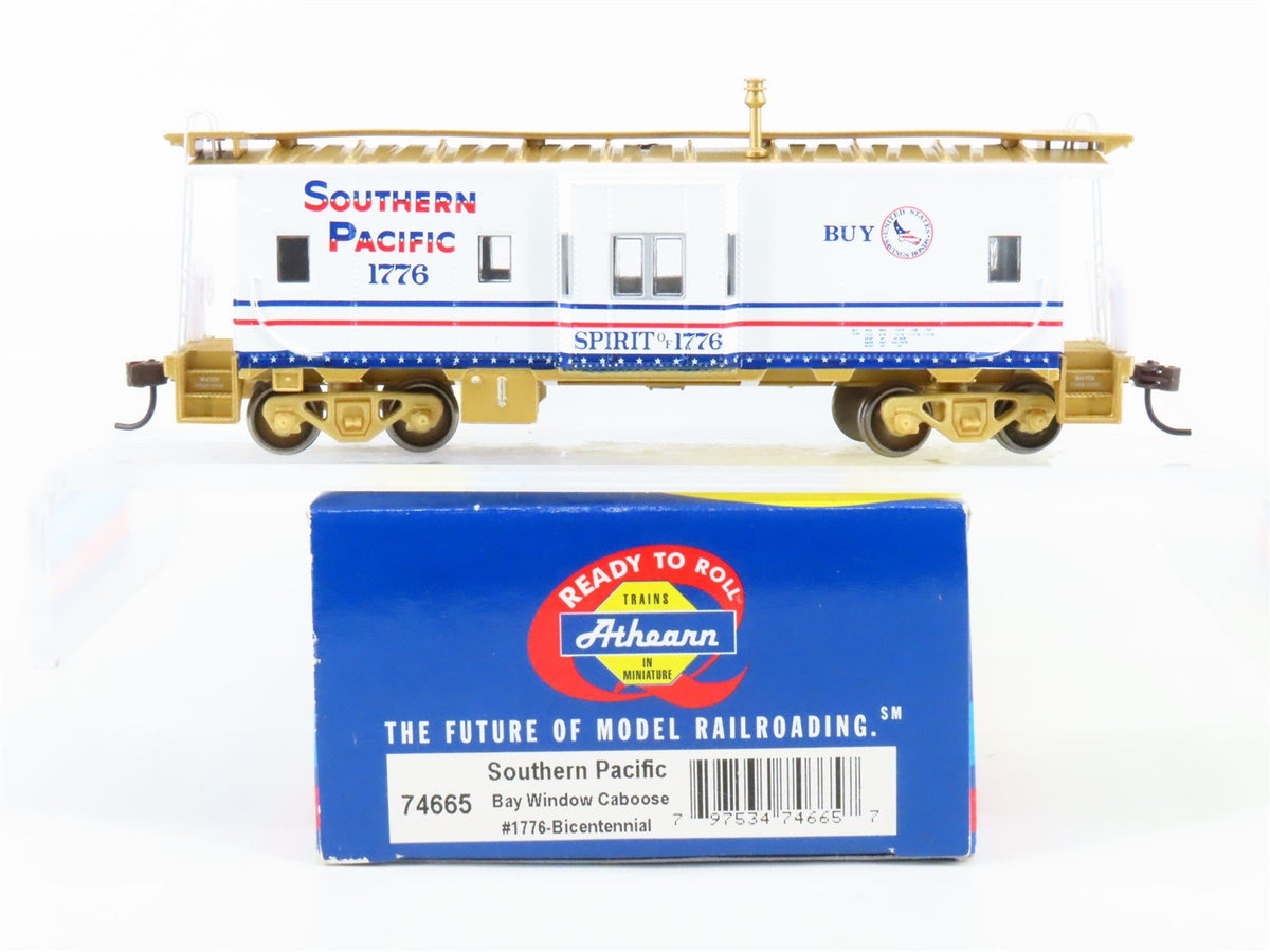 HO Scale Athearn 74665 SP Southern Pacific Bicentennial Bay Window Caboose #1776