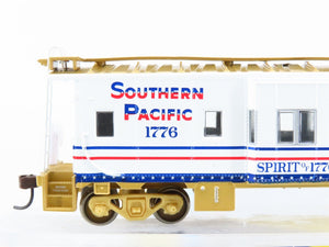 HO Scale Athearn 74665 SP Southern Pacific Bicentennial Bay Window Caboose #1776