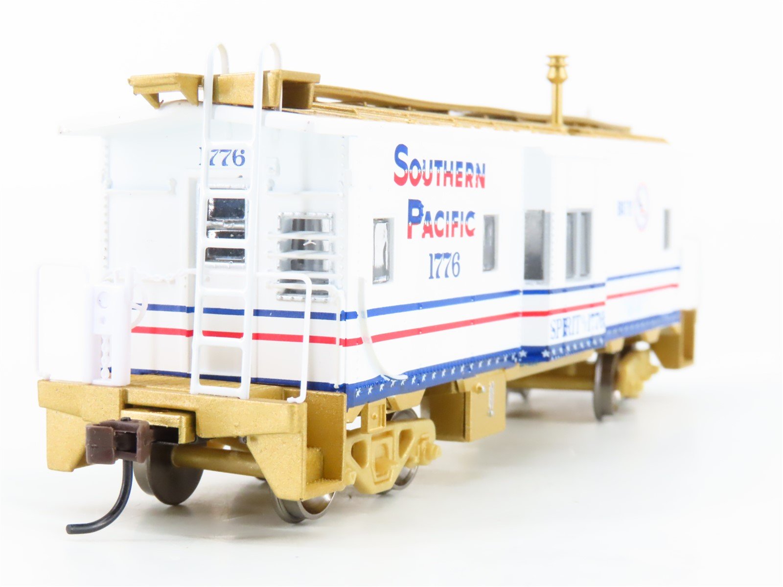 HO Scale Athearn 74665 SP Southern Pacific Bicentennial Bay Window Caboose #1776