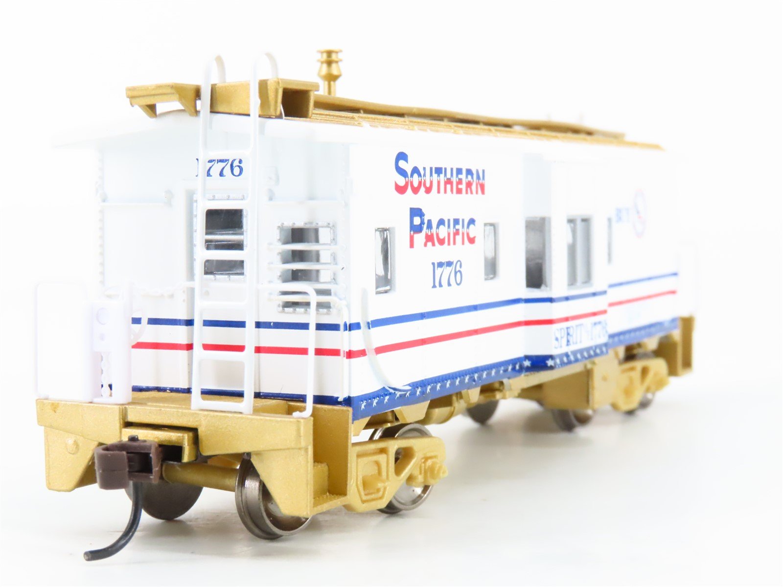 HO Scale Athearn 74665 SP Southern Pacific Bicentennial Bay Window Caboose #1776