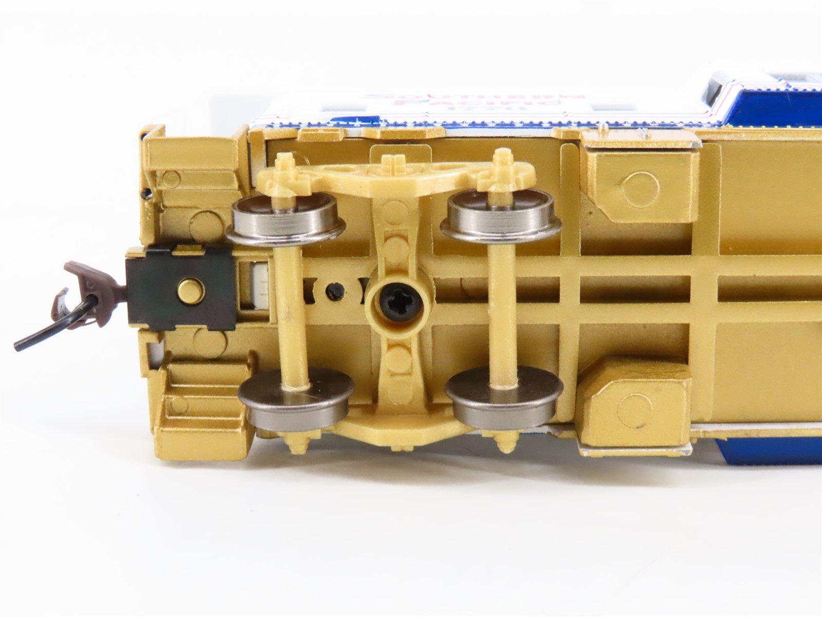 HO Scale Athearn 74665 SP Southern Pacific Bicentennial Bay Window Caboose #1776