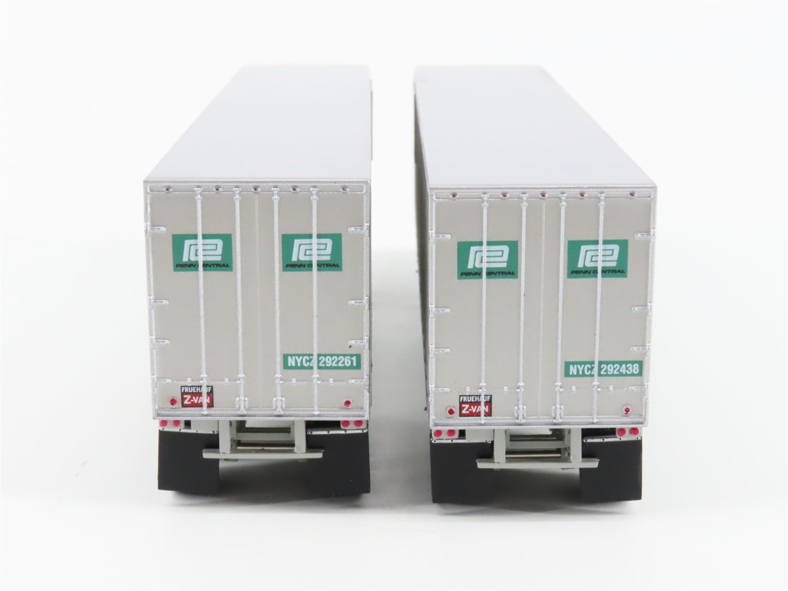 HO Athearn 70937 NYCZ PC Penn Central 40' Fruehauf Exterior-Post Z-Van (2-Pack)