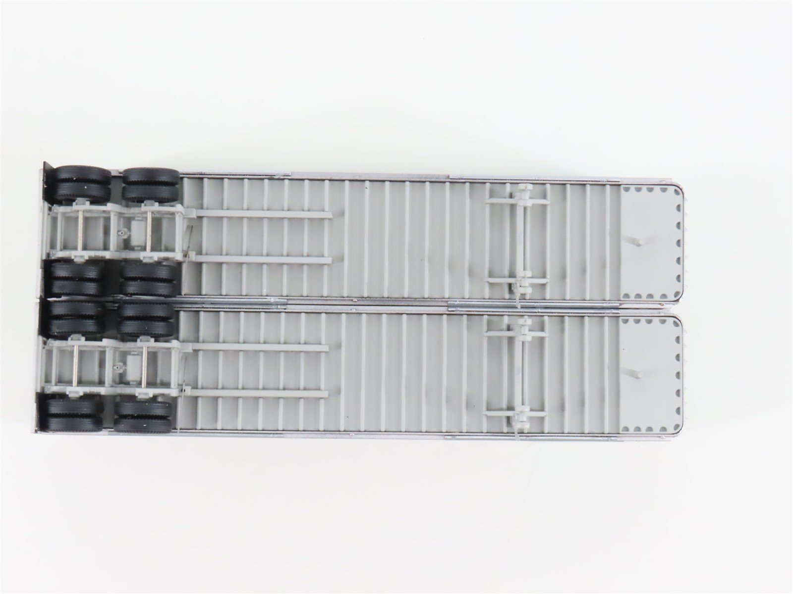 HO Athearn 70937 NYCZ PC Penn Central 40' Fruehauf Exterior-Post Z-Van (2-Pack)