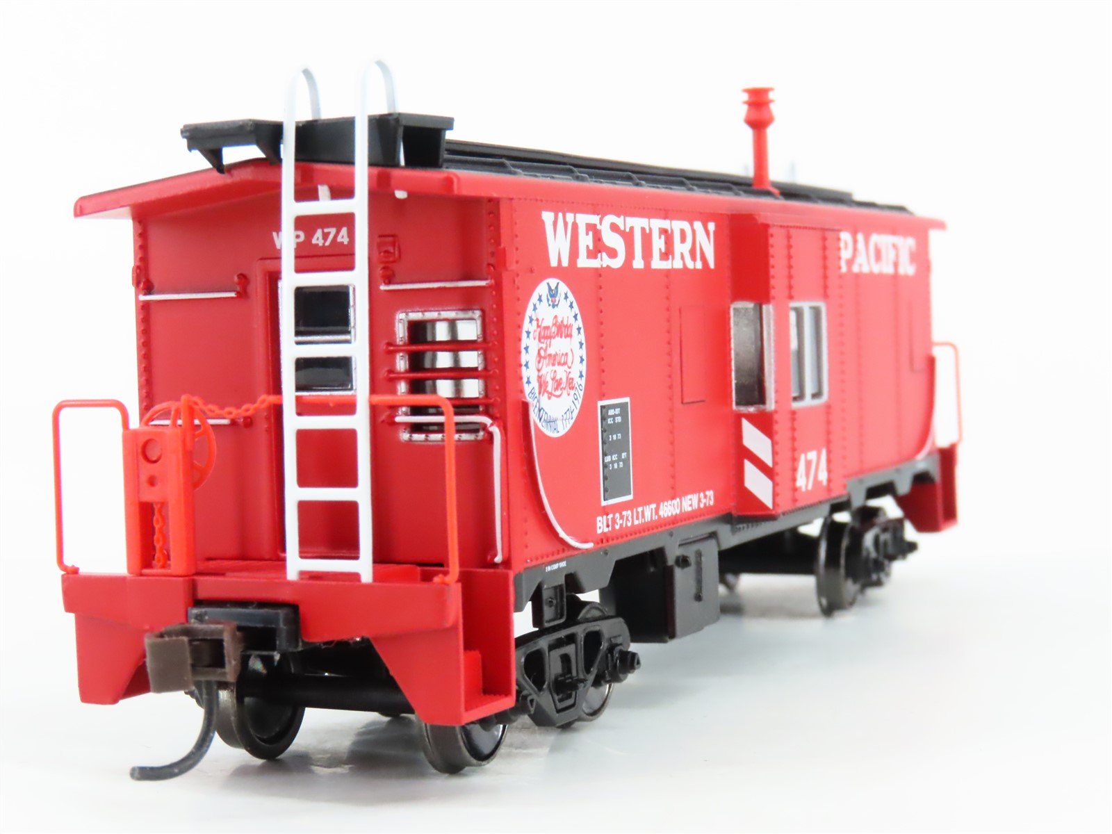 HO Scale Athearn 7463 WP Western Pacific Bicentennial Bay Window Caboose #474