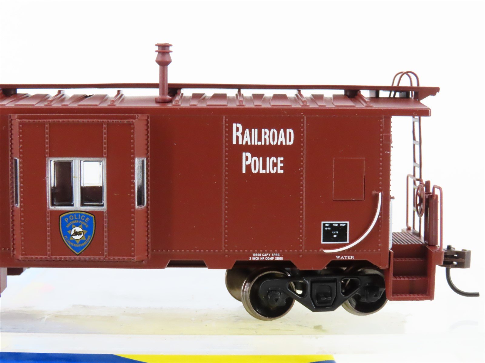 HO Athearn 74668 SP Southern Pacific Railroad Police Bay Window Caboose #4726