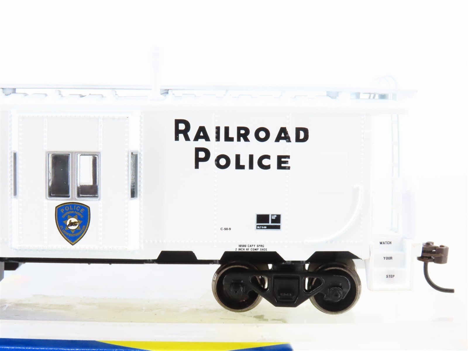 HO Athearn 74669 SP Southern Pacific Railroad Police Bay Window Caboose #4762
