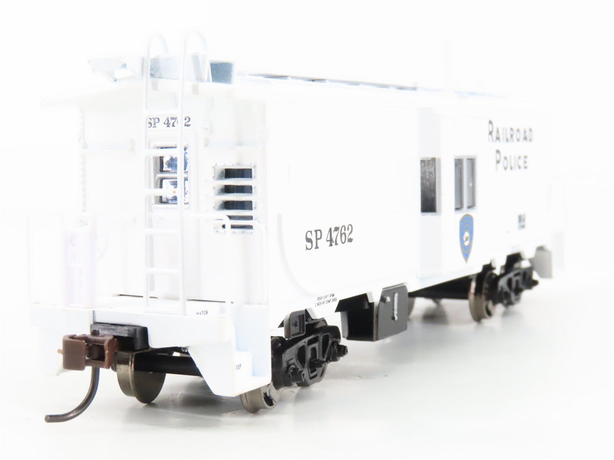 HO Athearn 74669 SP Southern Pacific Railroad Police Bay Window Caboose #4762