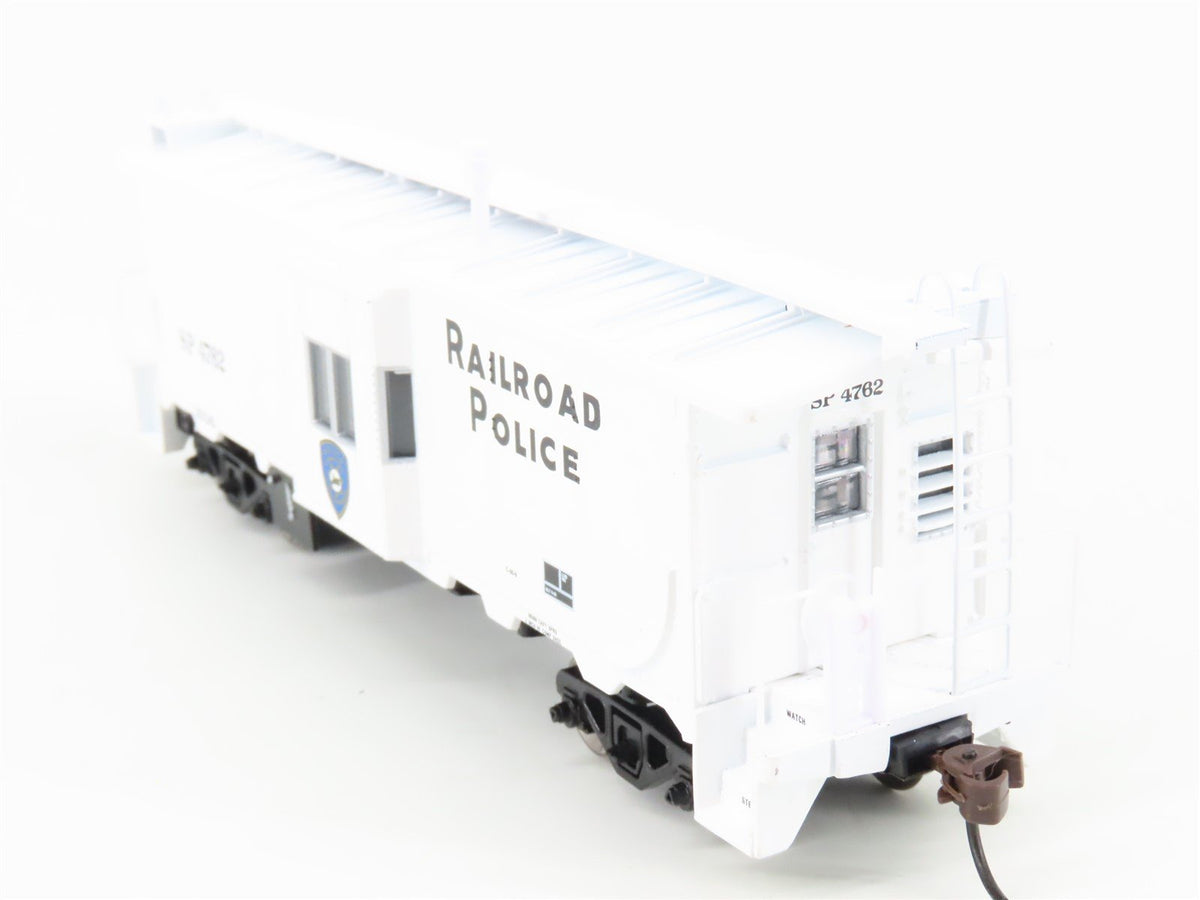 HO Athearn 74669 SP Southern Pacific Railroad Police Bay Window Caboose #4762