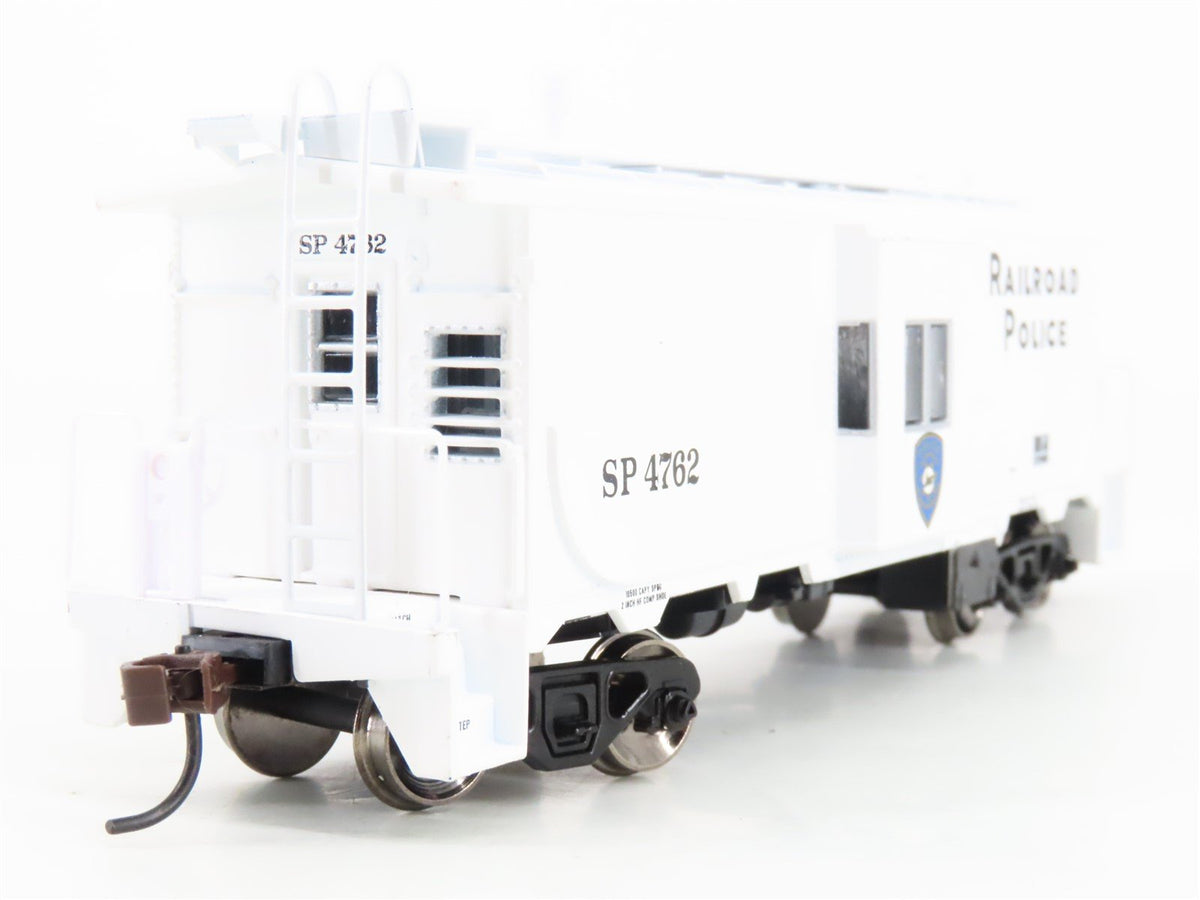 HO Athearn 74669 SP Southern Pacific Railroad Police Bay Window Caboose #4762