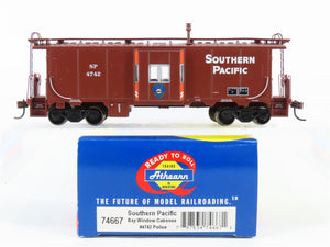 HO Scale Athearn 74667 SP Southern Pacific Police Bay Window Caboose #4742