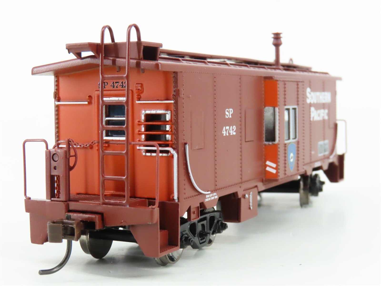 HO Scale Athearn 74667 SP Southern Pacific Police Bay Window Caboose #4742