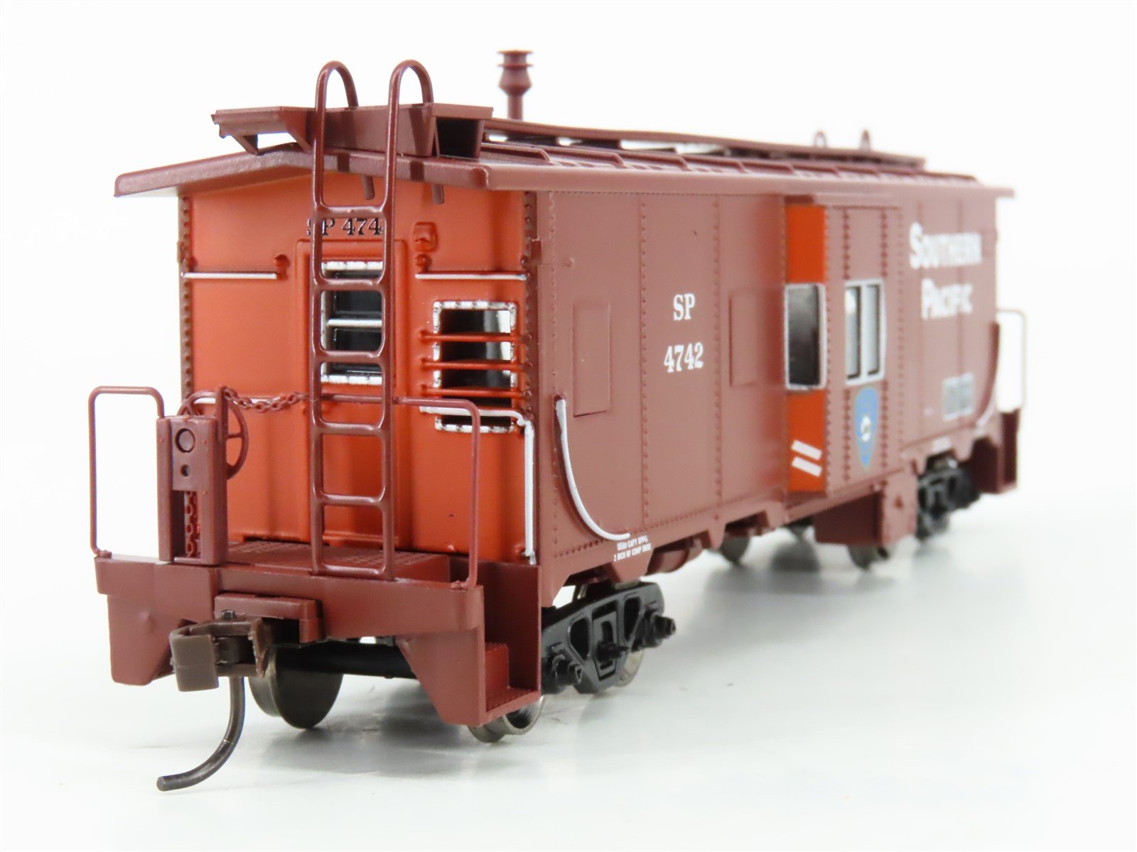 HO Scale Athearn 74667 SP Southern Pacific Police Bay Window Caboose #4742