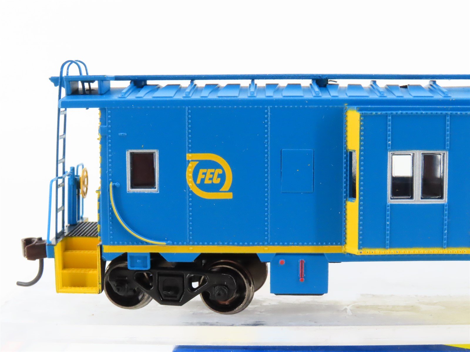 HO Scale Athearn 74673 FEC Florida East Coast Bay Window Caboose #801