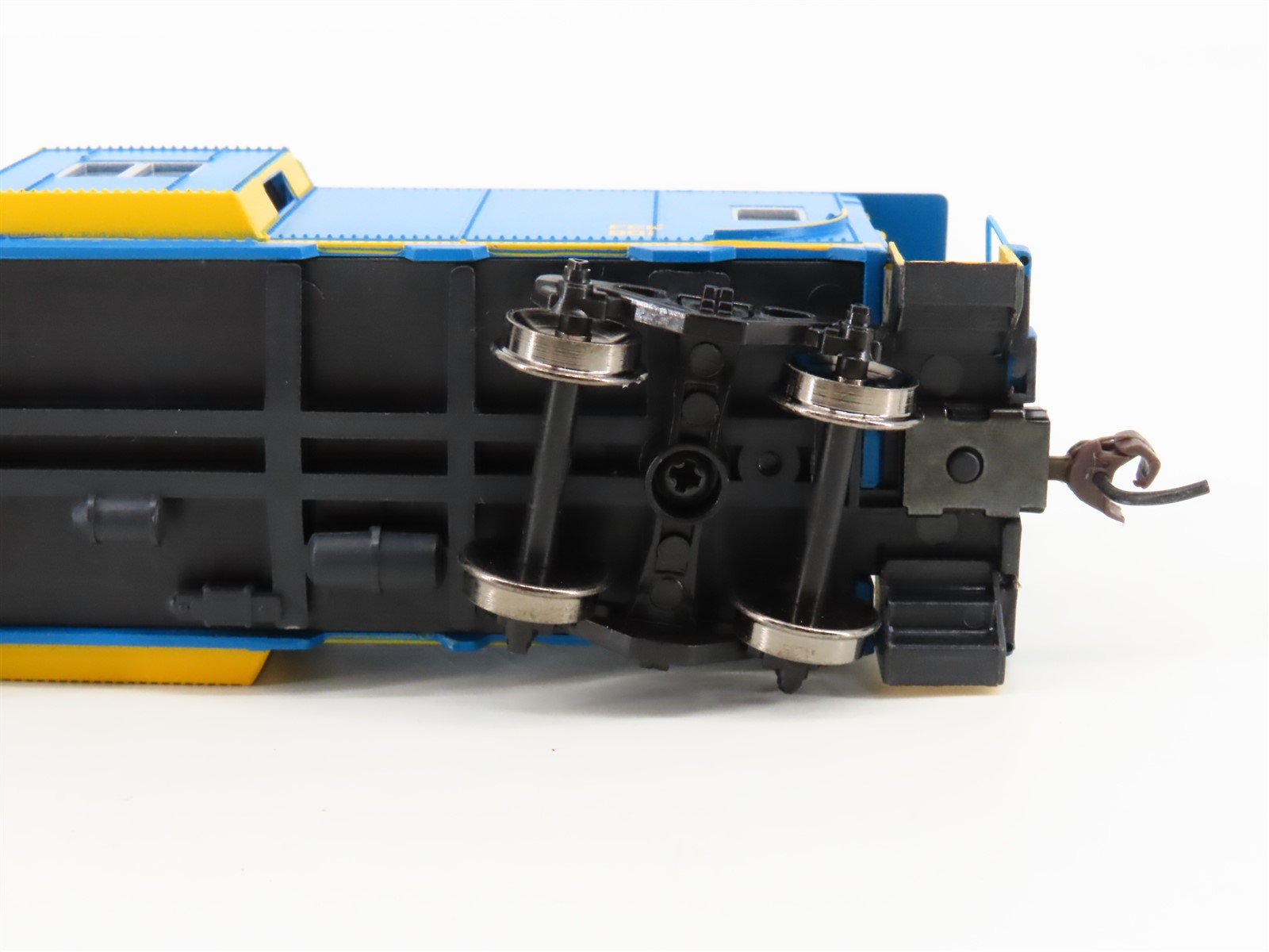 HO Scale Athearn 74673 FEC Florida East Coast Bay Window Caboose #801