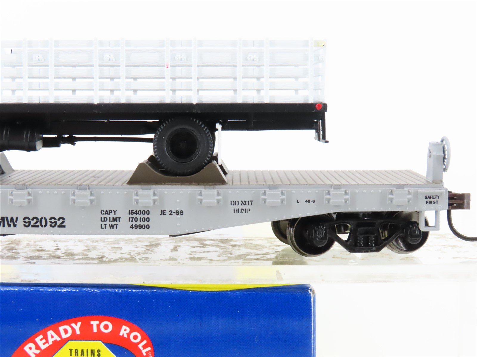 HO Athearn 92086 MW Maintenance of Way 40' Flat Car #92092 w/ Ford C Truck