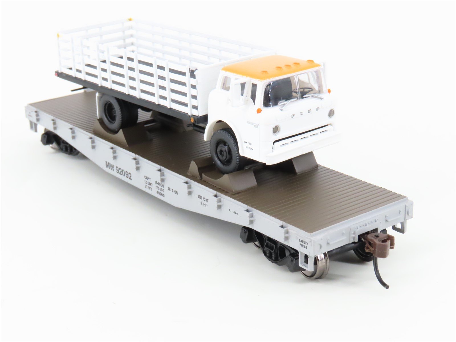 HO Athearn 92086 MW Maintenance of Way 40' Flat Car #92092 w/ Ford C Truck