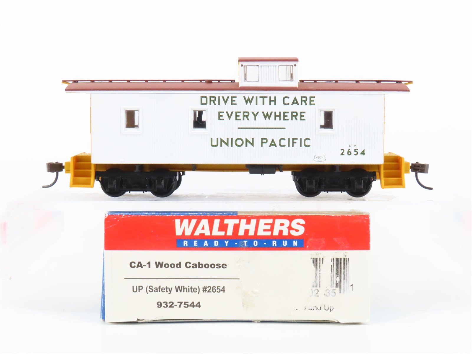 HO Walthers 932-7544 UP Union Pacific (Safety White) CA-1 Wood Caboose #2654