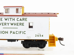 HO Walthers 932-7544 UP Union Pacific (Safety White) CA-1 Wood Caboose #2654