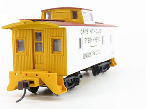 HO Walthers 932-7544 UP Union Pacific (Safety White) CA-1 Wood Caboose #2654
