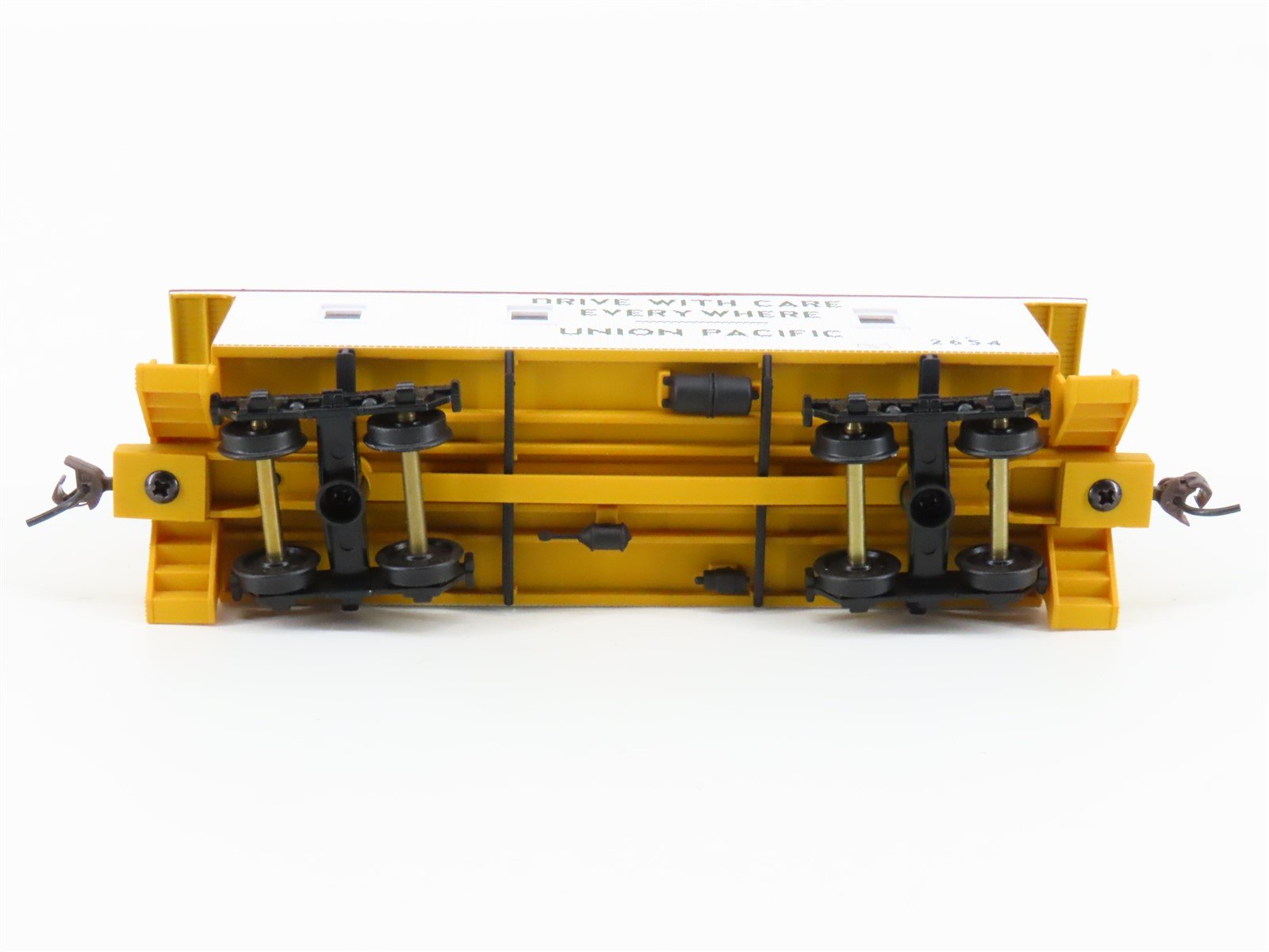 HO Walthers 932-7544 UP Union Pacific (Safety White) CA-1 Wood Caboose #2654