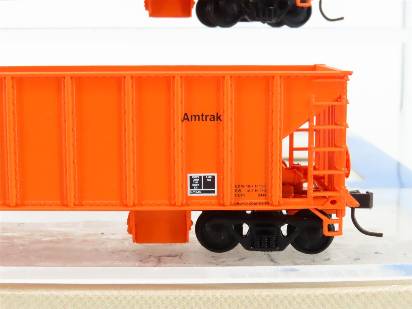 HO Scale Walthers 932-34211 AMTK Amtrak Ballast Hopper (3-Pack)