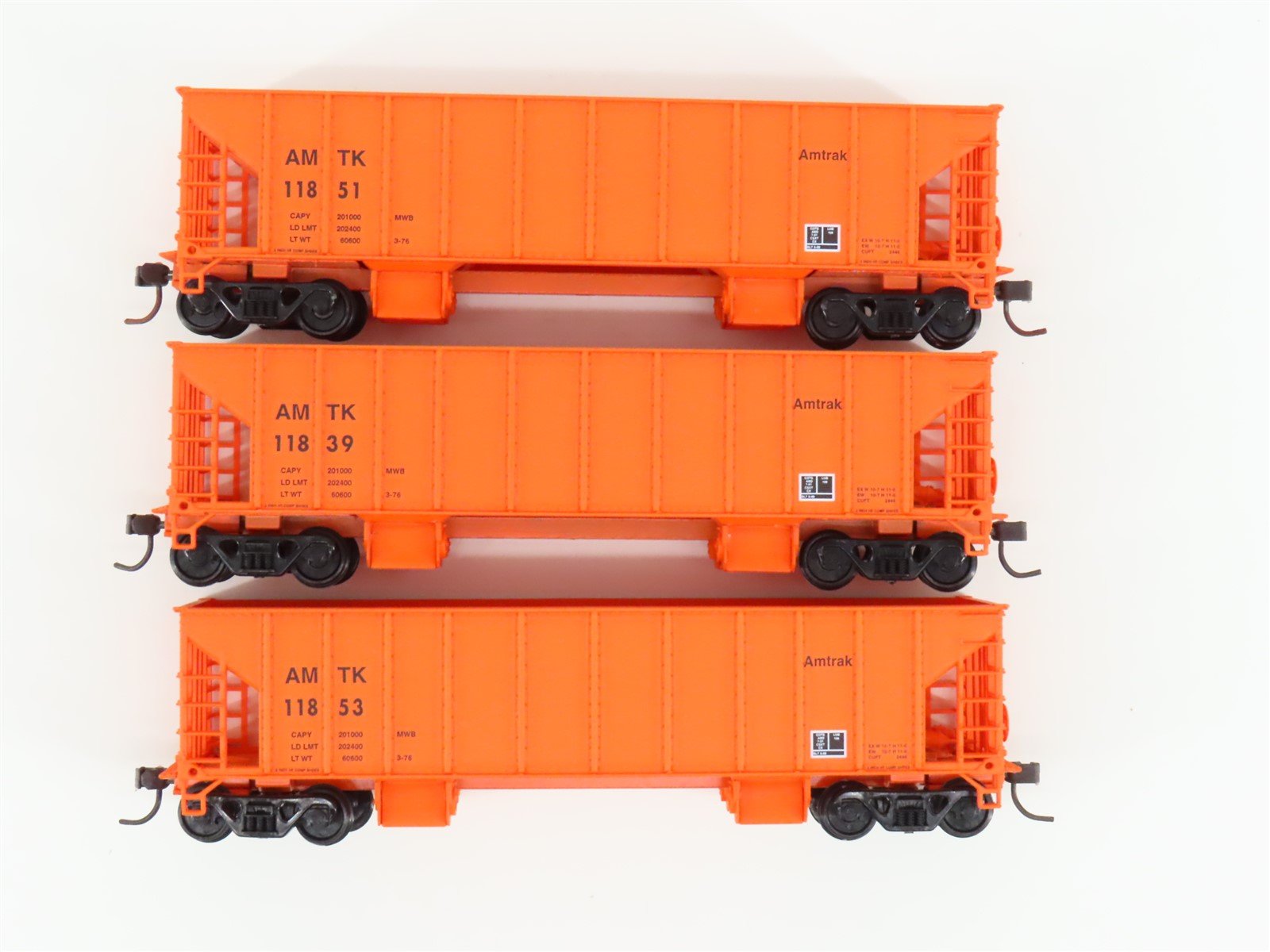 HO Scale Walthers 932-34211 AMTK Amtrak Ballast Hopper (3-Pack)