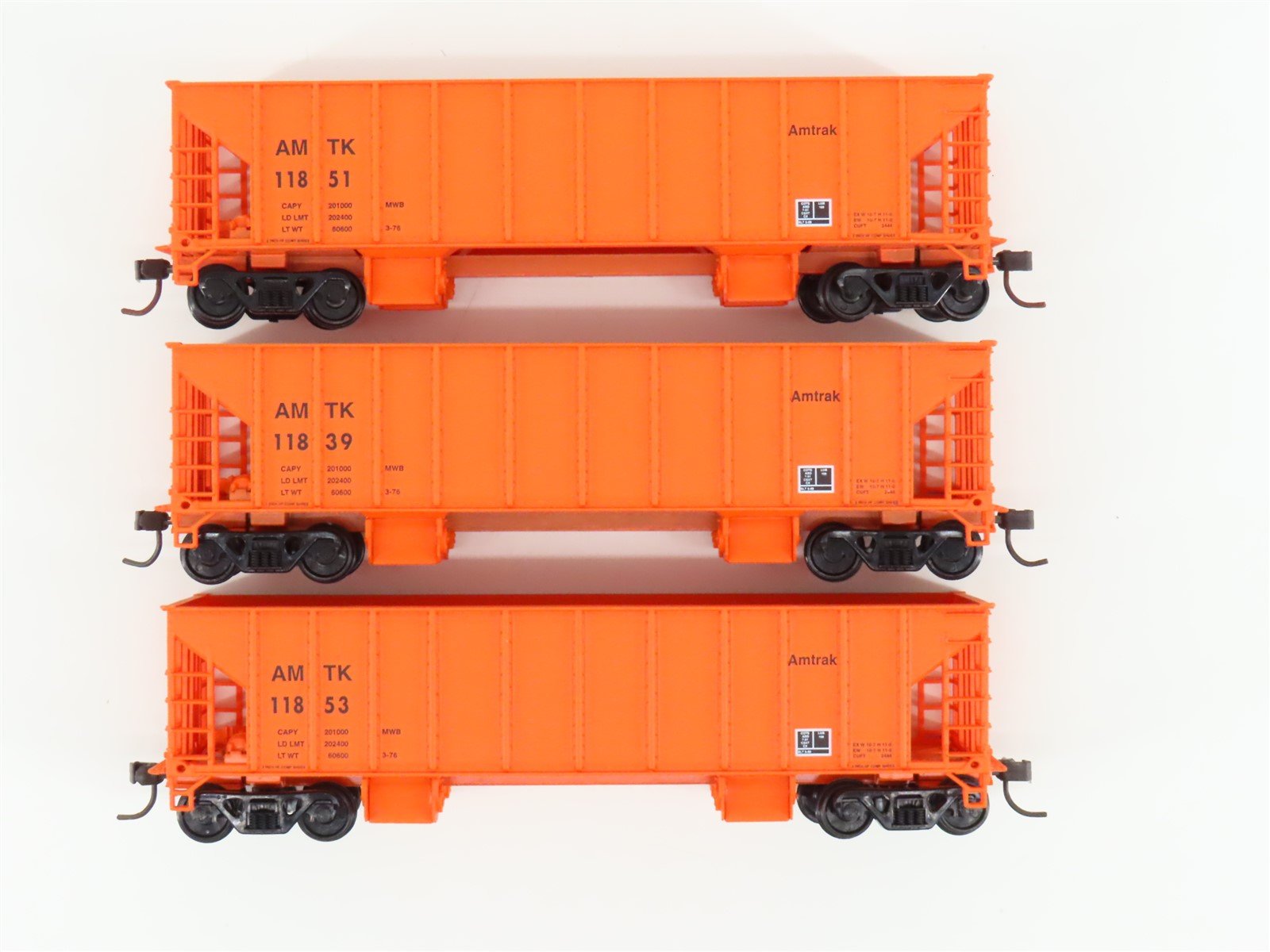 HO Scale Walthers 932-34211 AMTK Amtrak Ballast Hopper (3-Pack)