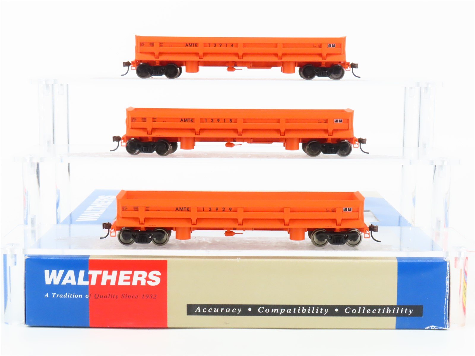 HO Scale Walthers Gold Line 932-37911 AMTK Amtrak Difco Dump Car (3-Pack)