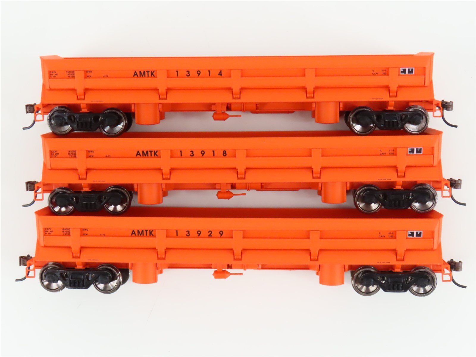 HO Scale Walthers Gold Line 932-37911 AMTK Amtrak Difco Dump Car (3-Pack)