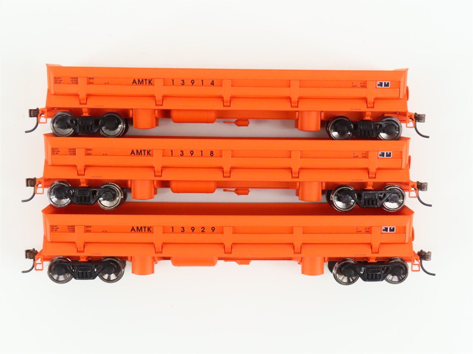 HO Scale Walthers Gold Line 932-37911 AMTK Amtrak Difco Dump Car (3-Pack)