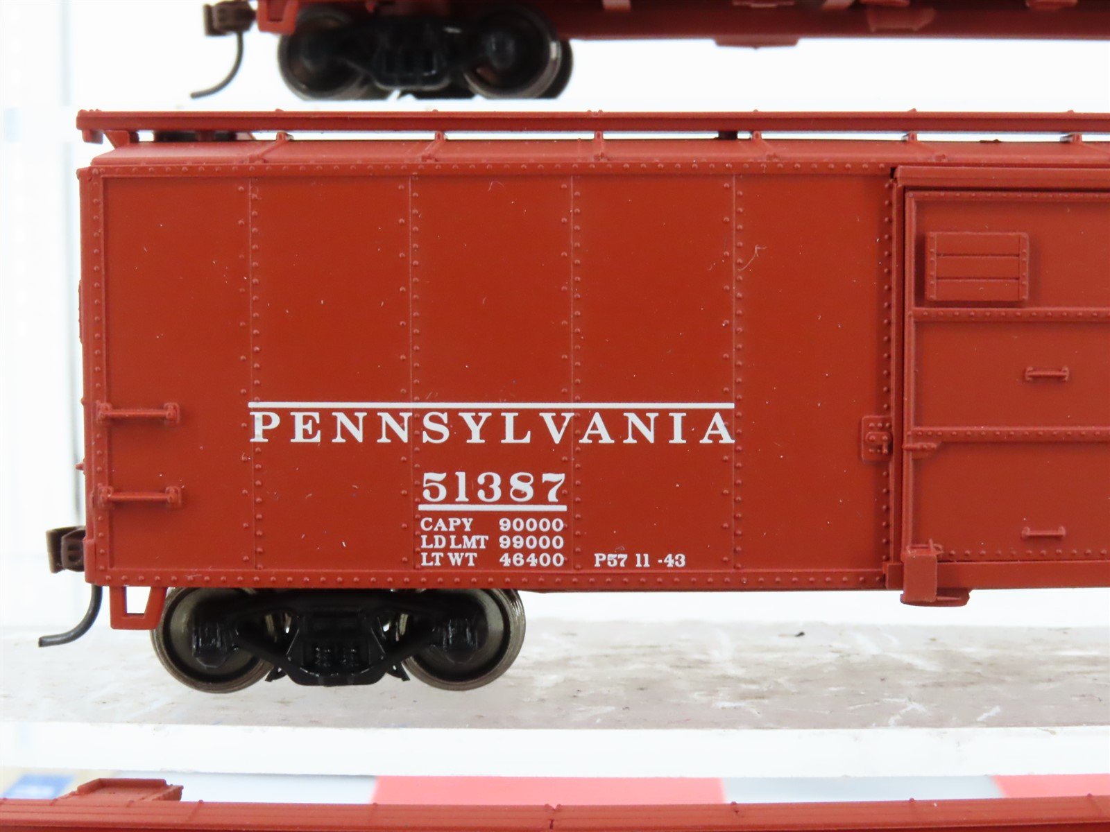 HO Walthers Gold Line 932-9023 PRR (Express Theme) 40' X-29 Box Car (3-Pack)