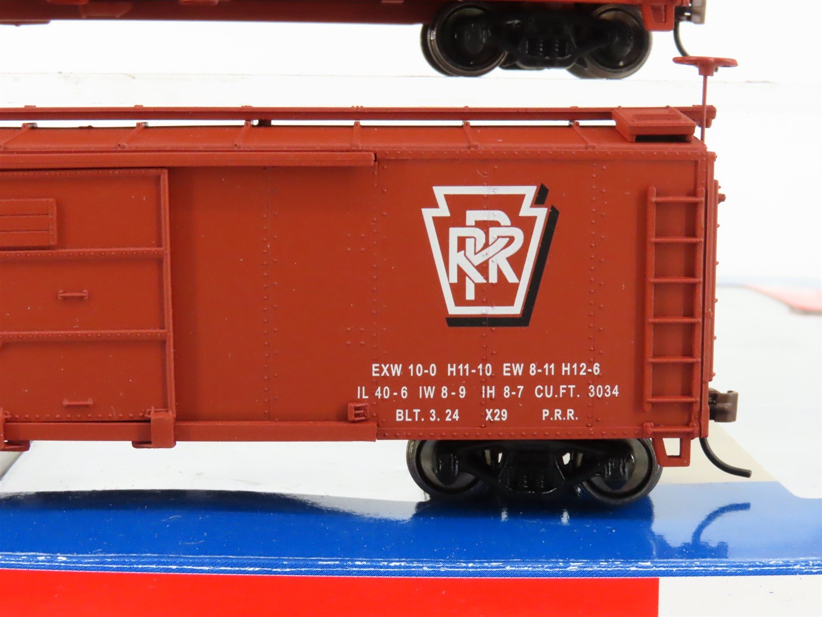 HO Walthers Gold Line 932-9023 PRR (Express Theme) 40' X-29 Box Car (3-Pack)