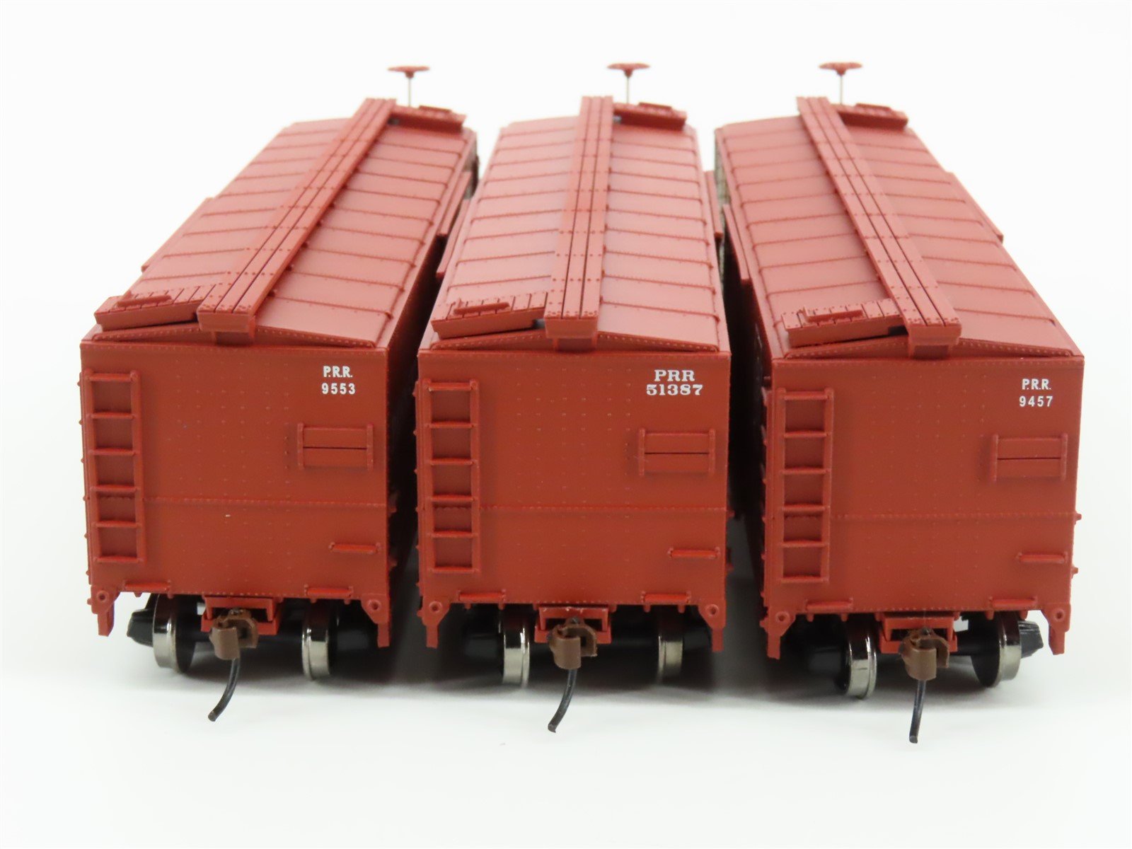 HO Walthers Gold Line 932-9023 PRR (Express Theme) 40' X-29 Box Car (3-Pack)