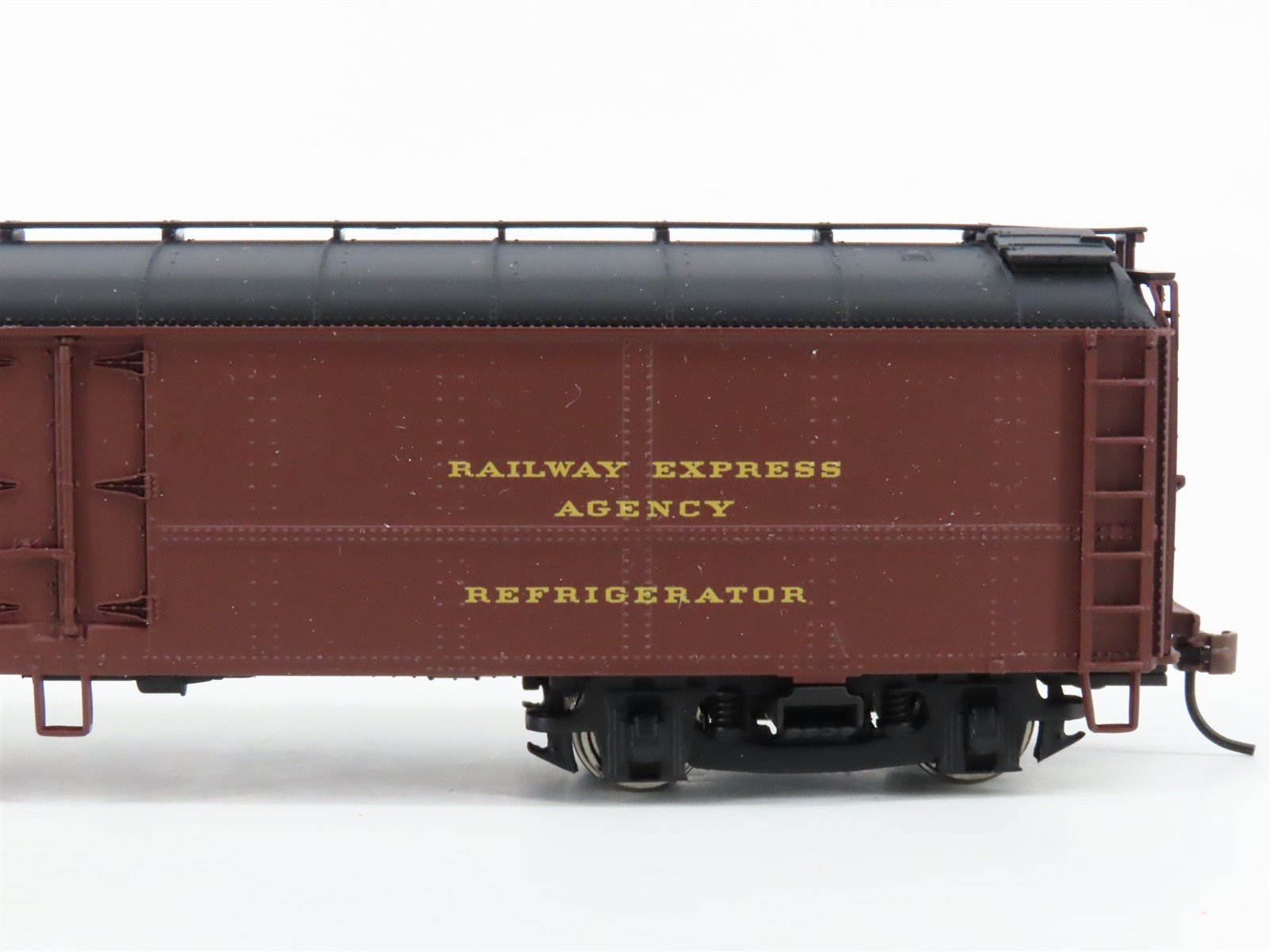 HO Scale Walthers 932-25888 PRR Pennsylvania R50B Express Reefer (2-Pack)