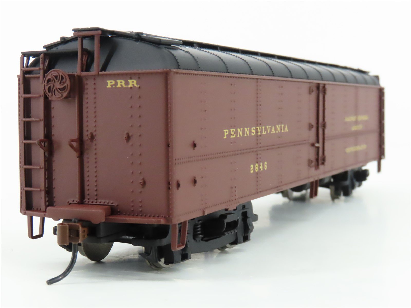 HO Scale Walthers 932-25888 PRR Pennsylvania R50B Express Reefer (2-Pack)