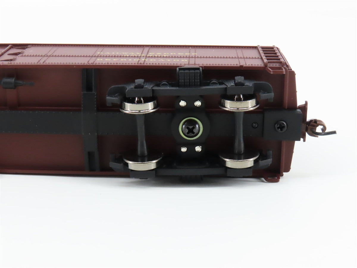 HO Scale Walthers 932-25888 PRR Pennsylvania R50B Express Reefer (2-Pack)