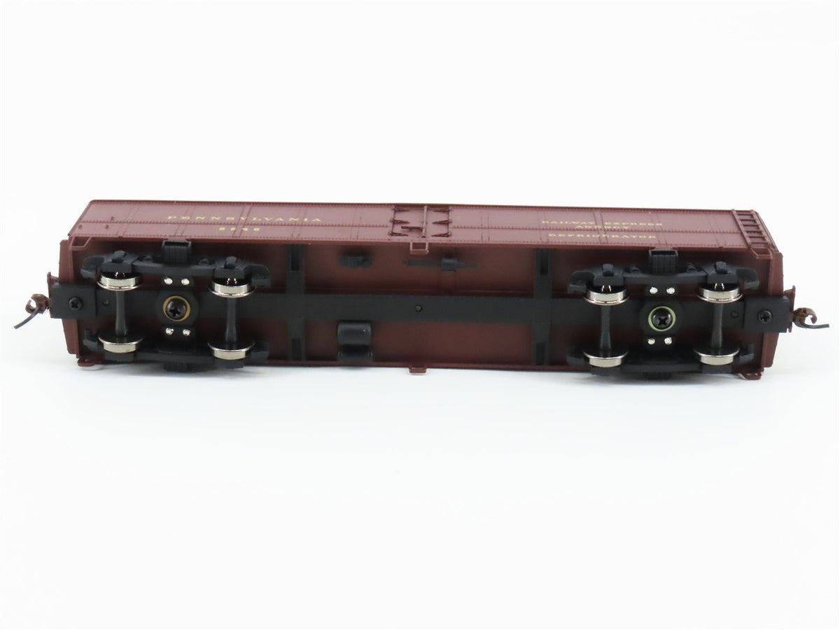 HO Scale Walthers 932-25888 PRR Pennsylvania R50B Express Reefer (2-Pack)