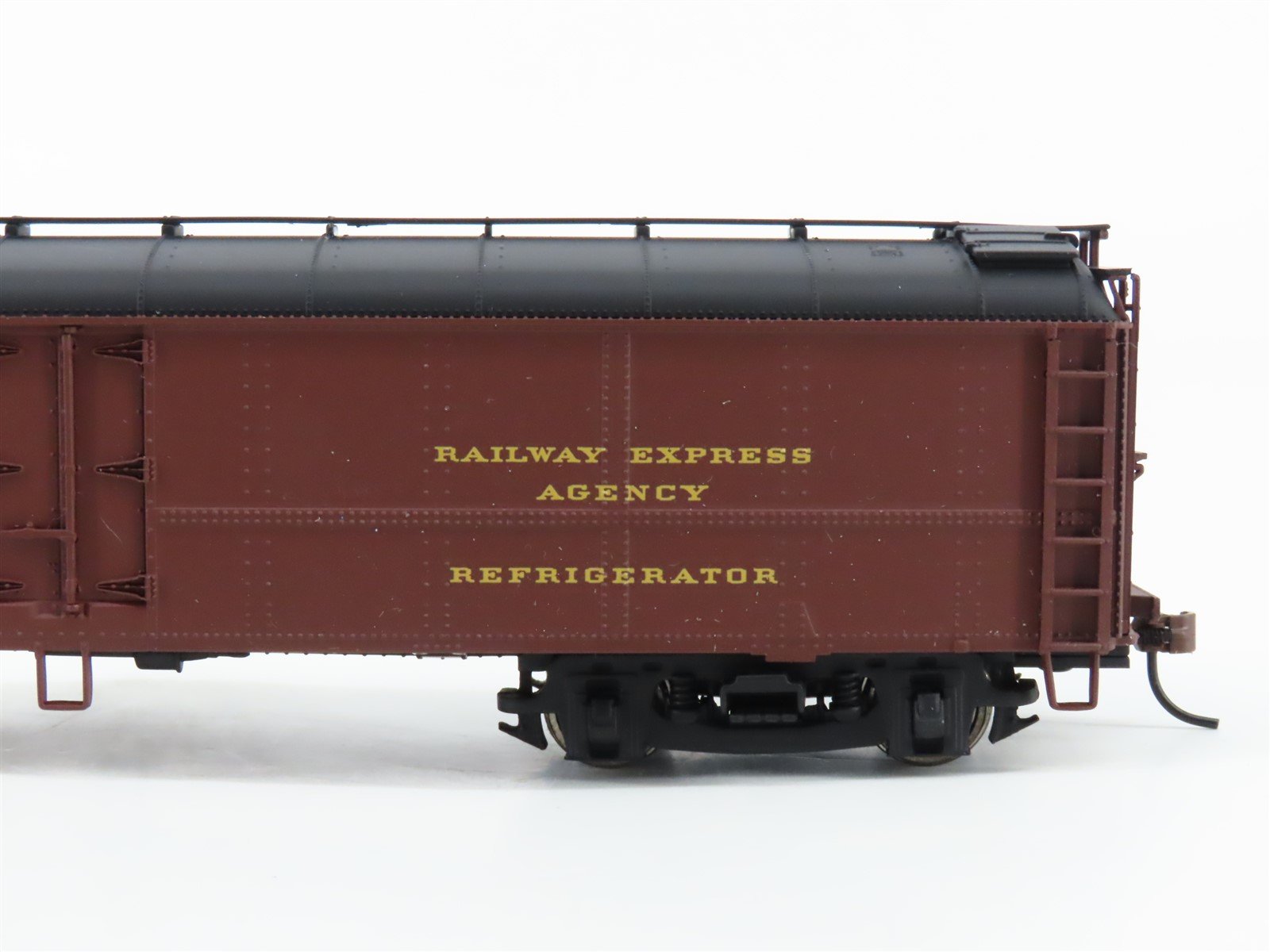 HO Scale Walthers 932-25888 PRR Pennsylvania R50B Express Reefer (2-Pack)
