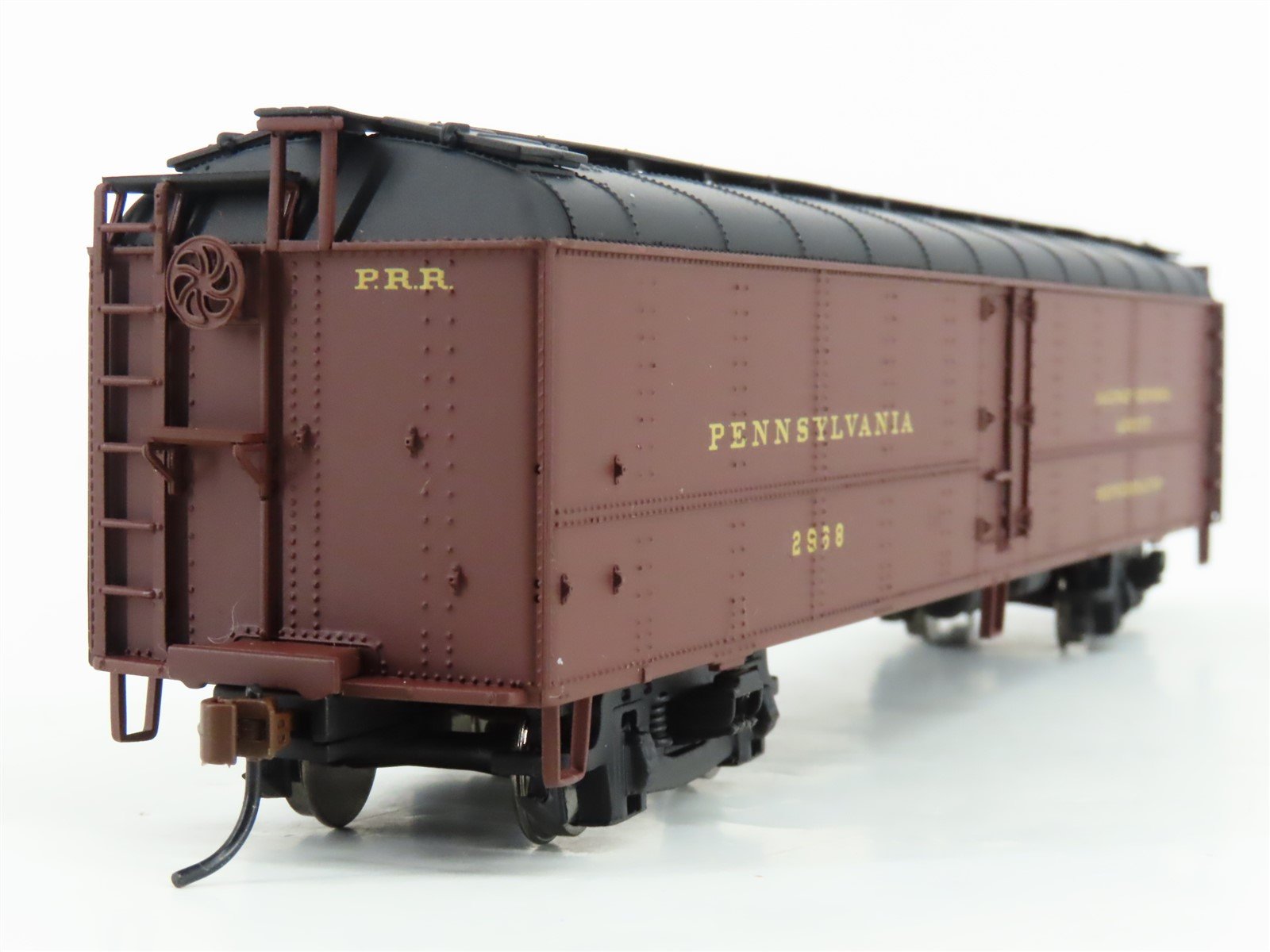 HO Scale Walthers 932-25888 PRR Pennsylvania R50B Express Reefer (2-Pack)