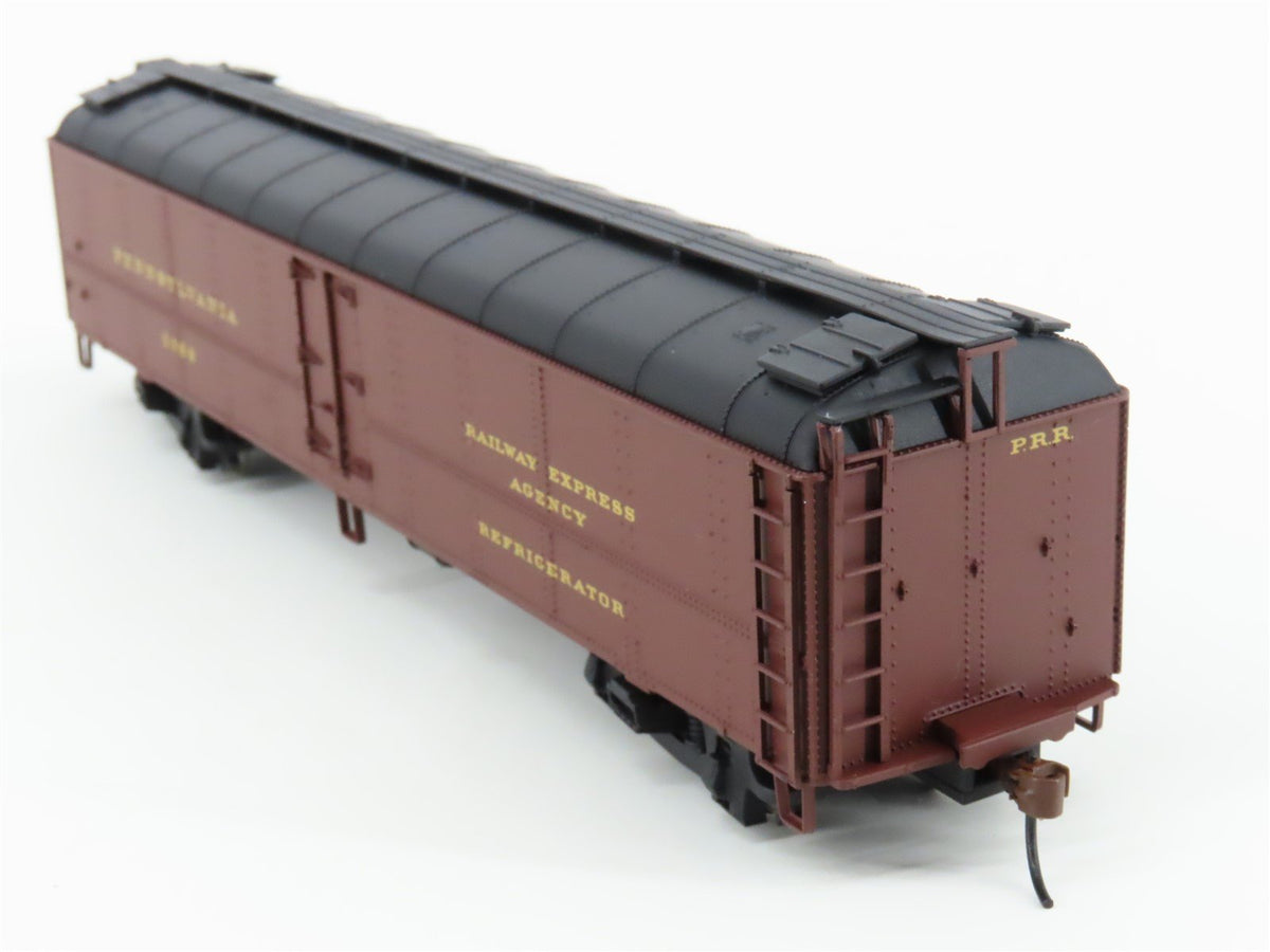 HO Scale Walthers 932-25888 PRR Pennsylvania R50B Express Reefer (2-Pack)