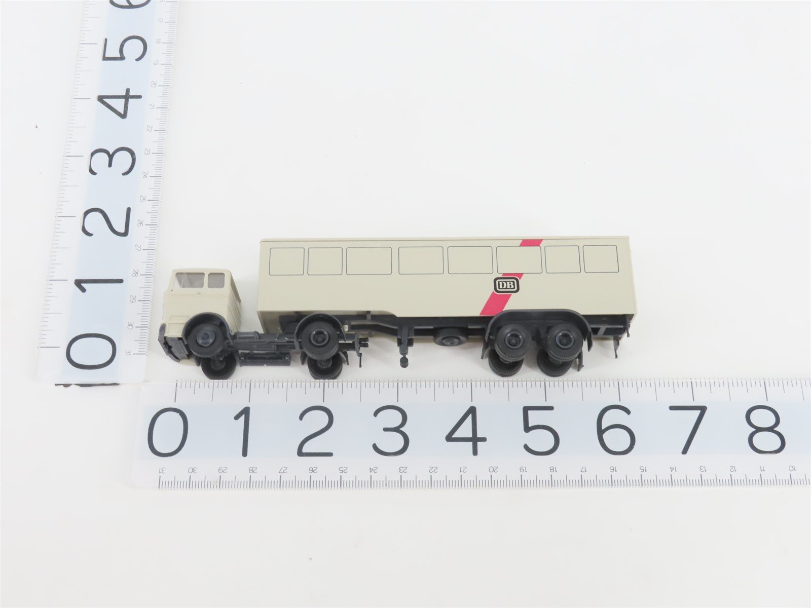 HO Scale Liliput L220011 DB Deutsche Bahn Low Level Flat Car w/ Semi Trailer