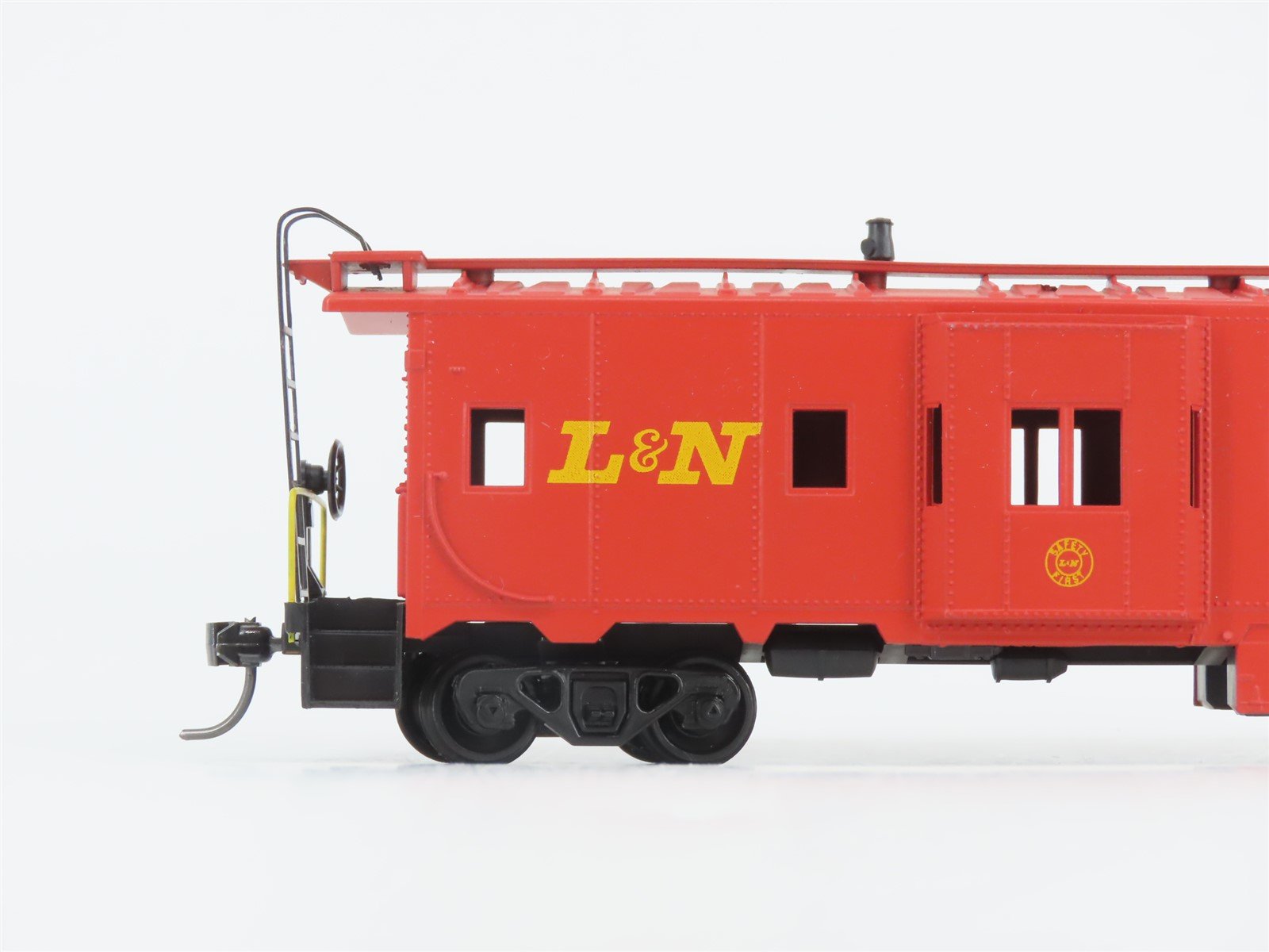 HO Scale Athearn 1171 L&N Louisville & Nashville Bay Window Caboose #6372
