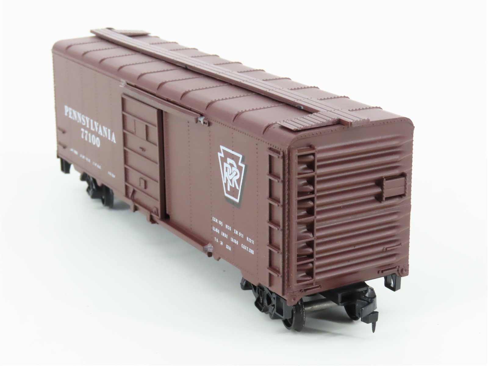 HO Scale Roundhouse MDC PRR Pennsylvania Railroad 40' Roundtop Box Car #77100