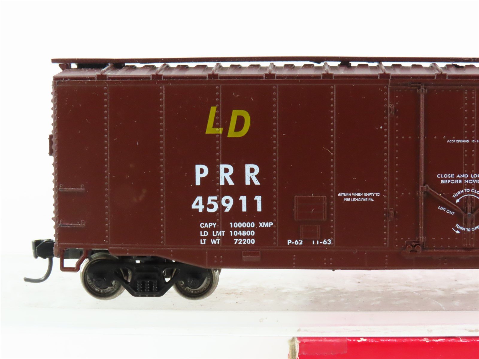 HO Scale Branchline 10650 PRR Pennsylvania Railroad 50' Plug Door Box Car #45911