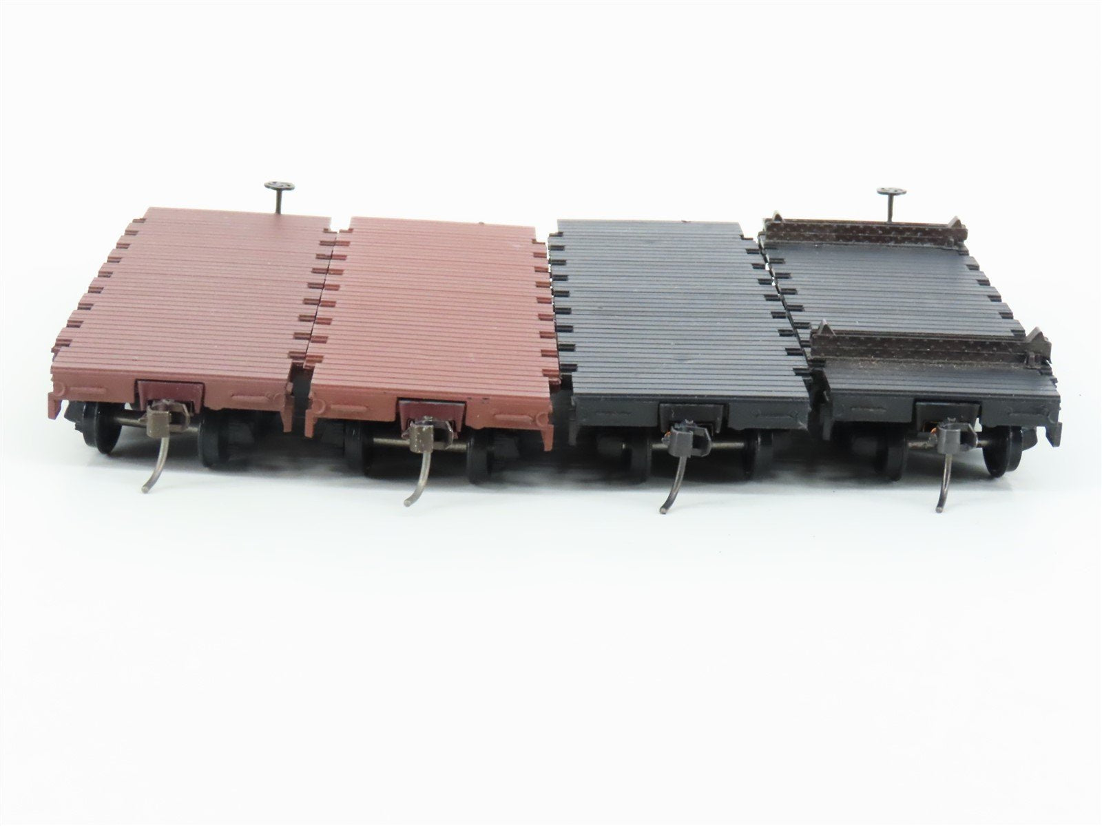 HO Scale Roundhouse 1502 Undecorated/PRR/CN Old Timer Flat Car Set of 4