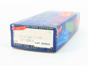 HO Scale Roundhouse MDC 1561 UP Union Pacific Railroad Ballast Car #3064